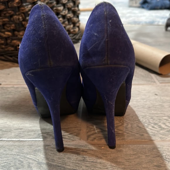Blue heels - Picture 2 of 3